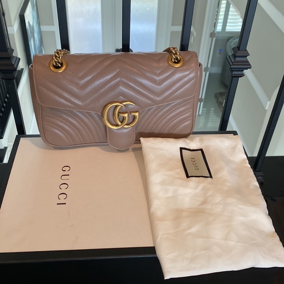 Gucci Double G Marmont shoulder bag - Medium. EXCELLENT condition. - Picture 2 of 8
